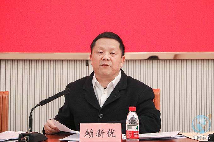 说明: E:\芬\2023.03.02 学校宣传思想文化工作会议 摄影：林汝琦 姜 淋\已处理\赖新优领导发言2.jpg